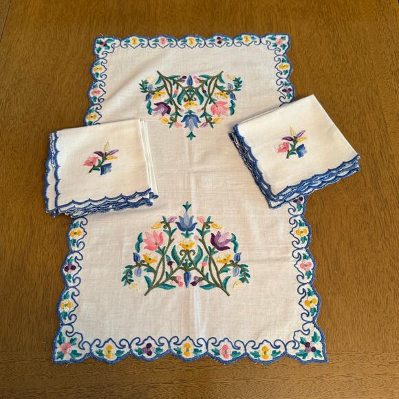 Vintage Kashubian Hand Embroidered Floral Table Runner and 6 Cloth Napkins